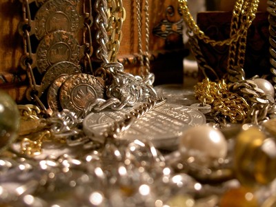 Giá vàng ngày 28/9: Tiếp tục giảm mạnh 