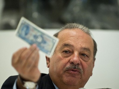 Carlos Slim, tỷ phú Mexico sở hữu hàng loạt công ty lớn, người đang đứng vị trí giàu thứ 5 trên thế giới, chứng kiến 9,2% tài sản của mình, tương đương 5,1 tỷ USD,