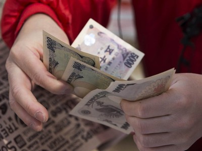 Dân Nhật ưa tiền mặt, chính sách tiền tệ chịu "bó tay"