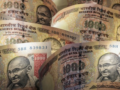 Tỷ phú Ấn Độ thừa “can đảm” để mạnh tay vay USD