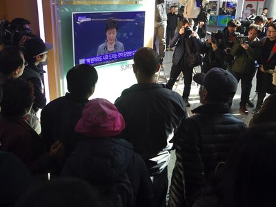 Tổng thống Hàn Quốc Park Geun-hye xuất hiện trên truyền hình