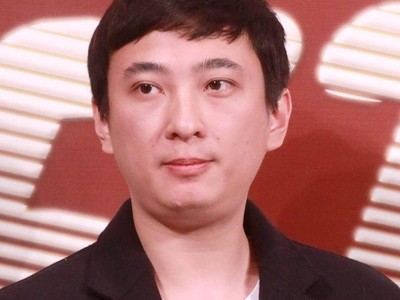 Ông chủ Wanda bất lực vì con trai không muốn cuộc sống như bố