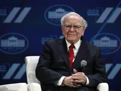 Warren Buffett lại là người chiến thắng năm 2016