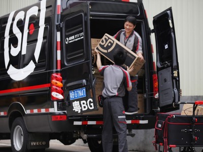 Quên DHL, FedEx đi, đã đến thời của những “người vận chuyển” Trung Quốc