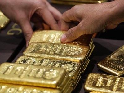 Bất an quay trở lại, giá vàng lên mức đỉnh 5 tháng qua