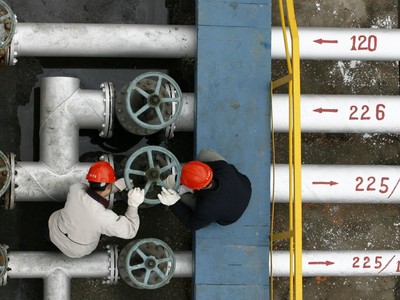 Trung Quốc thành nhà nhập khẩu dầu thô lớn nhất thế giới