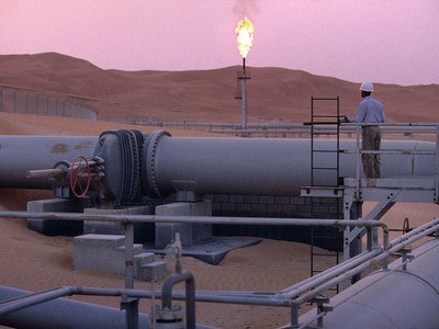 Căng thẳng vì Qatar, giá dầu bật tăng trở lại