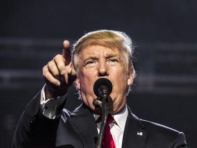 Ông Trump “dội bom”, Bitcoin vẫn bình thản