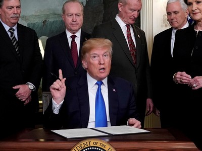 Ông Trump yêu cầu doanh nghiệp Mỹ “rời bỏ” Trung Quốc