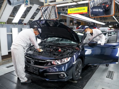 Sản xuất vừa phục hồi, Trung Quốc lại đón cú sốc thứ hai