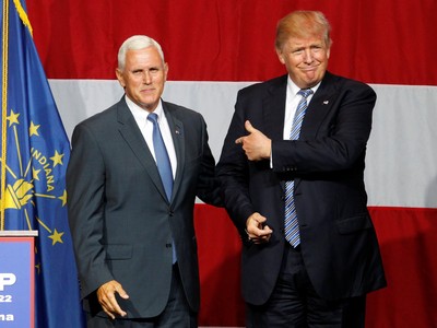 Ông Mike Pence và ông Donald Trump