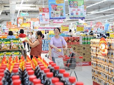 Hơn 100 hồ sơ đang tồn đọng ở Bộ Công thương liên quan tới cấp phép bán lẻ