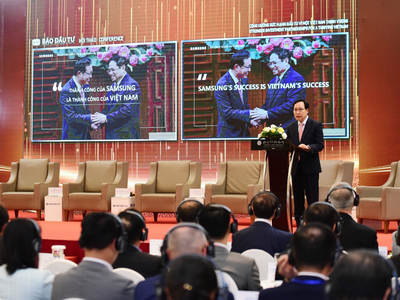 Ông Choi Joo Ho, Tổng giám đốc Samsung Việt Nam tại Hội thảo do Báo Đầu tư tổ chức
