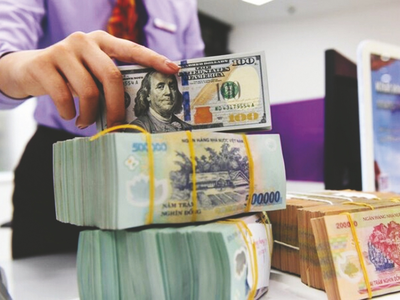 Tỷ giá USD tăng nhanh và mạnh, tiến sát đỉnh lịch sử 