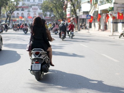 Một góc Hà Nội không trống vắng ngày mùng 1 Tết