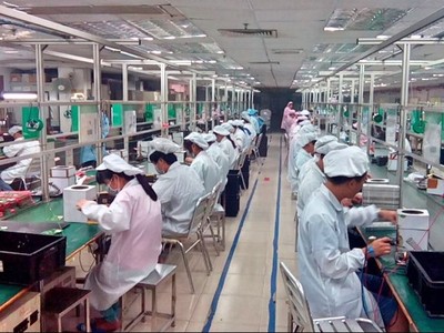 Xuất khẩu tiếp tục cải thiện, trong đó ấn tượng hơn cả là ngành điện tử.