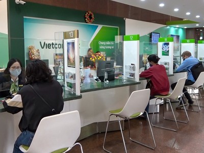 Vietcombank công bố giảm đồng loạt lãi suất tiền vay đợt 2 cho khách hàng bị ảnh hưởng bởi dịch Covid-19