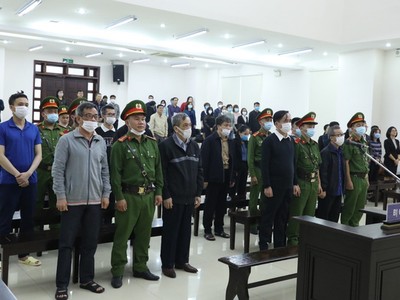 Xét xử vụ án liên quan ông Trần Bắc Hà: "Có hàng vạn khách hàng, nhưng ông Hà có công văn riêng cho Công ty Trung Dũng?"