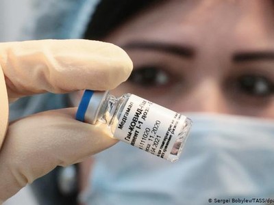 EU bắt đầu xem xét vắc xin Sputnik của Nga