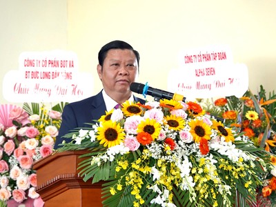 Ông Bùi Pháp - Chủ tịch Hội đồng quản trị DLG chủ trì, điều hành Đại hội