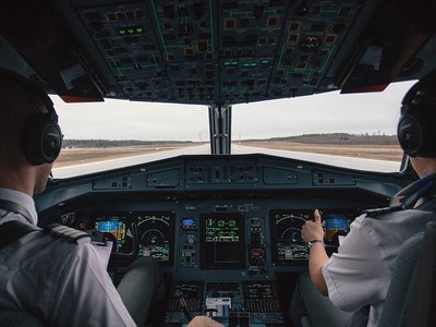 Reuters: Một hãng hàng không đang chật vật trả lương cho phi công