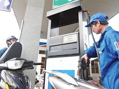 Giá xăng giảm 1.900 đồng từ 16h chiều nay (21/1)