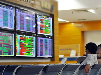 SRA và OCH vào diện kiểm soát và hạn chế giao dịch