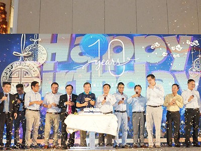 Chứng khoán Phú Hưng (PHS) kỷ niệm 10 năm thành lập