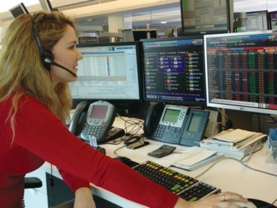 Khối ngoại bán mạnh cổ phiếu thép HPG và HSG trong phiên 8/2