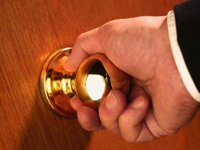 Nhà lãnh đạo có nên nói “Cửa phòng tôi luôn mở”?