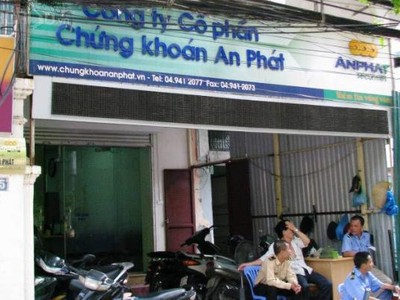 Vi phạm về việc tổ chức ĐHCĐ, Chứng khoán An Phát (APG) bị phạt 70 triệu đồng