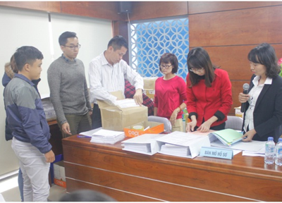 Tổ chuyên gia, tổ thẩm định, đại diện nhà thầu mở Hồ sơ dự thầu