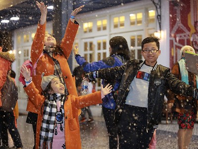 Đà Nẵng đón Noel lung linh với cây thông pha lê cao kỷ lục