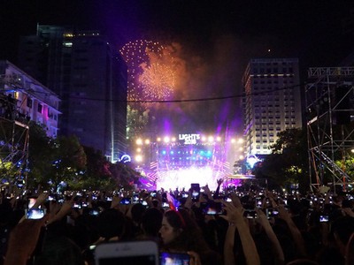 Màn đếm ngược “ngọt ngào” trên phố đi bộ Nguyễn Huệ