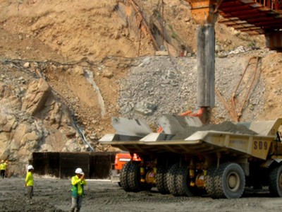 Giao dịch chui, em gái Thành viên HĐQT Sông Đà Cao Cường bị phạt 45 triệu đồng