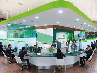 Giá cổ phiếu tăng cao, Phó tổng giám đốc muốn thoái bớt vốn tại Vietcombank (VCB)