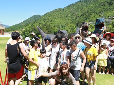 Khách đến Đà Nẵng dịp lễ 2/9