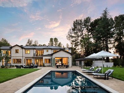 Một trong những căn biệt thự ở thị trấn Atherton - nơi giàu có nhất nước Mỹ