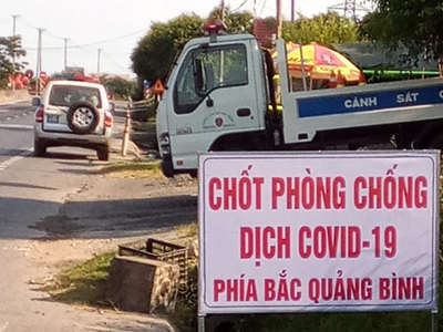 Chốt kiểm soát dịch bệnh Covid-19 trên tuyến quốc lộ 1A tại xã Quảng Đông, huyện Quảng Trạch. Ảnh: CDC Quảng Bình