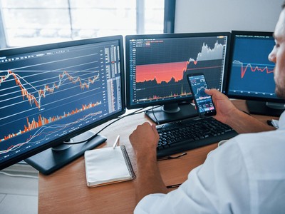 Định giá hấp dẫn, nhóm ngành nào vào "tầm ngắm" của nhà đầu tư tổ chức 