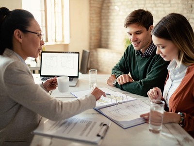 Ngành bảo hiểm nhân thọ phát triển lành mạnh và bền vững phải có lực lượng tư vấn viên gắn bó lâu dài với nghề