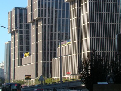 Gã khổng ngành bất động sản Trung Quốc cạn tiền