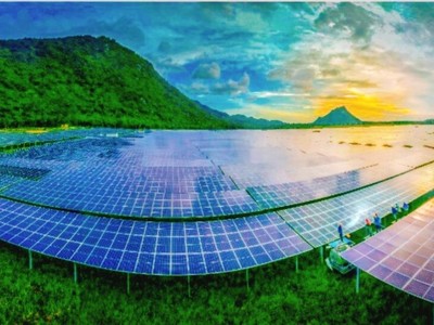 Mở cửa tham quan nhà máy điện mặt trời đẹp nhất Việt Nam