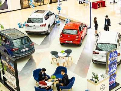 Doanh số ô tô tăng vọt trước bị bước vào mua cao điểm quý IV