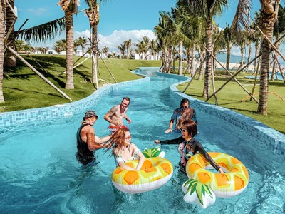 Nhiều khách quốc tế đến Việt Nam để du lịch nghỉ dưỡng. 