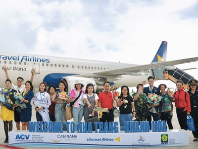 220 hành khách từ Macao đến Nha Trang trên chuyến chater của Vietravel Airlines.