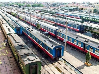 Nhu cầu đi lại bằng đường sắt trong dịp lễ 2/9 tăng cao, ngành đường sắt Việt Nam tăng thêm chuyến tàu.