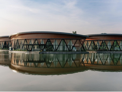 Lotus Restaurant - đóa hoa sen bên hồ Vua Lê.