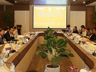 Đại diện lãnh đạo Hải Phát Invest trao đổi với đại diện các Nhà đầu tư.