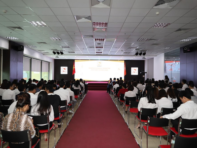 Tọa đàm gặp gỡ chuyên gia tài chính Trần Nhật Nam với chủ đề “Quản lý tài chính cá nhân” thu hút sự quan tâm của đông đảo CBNV Tập đoàn Hải Phát